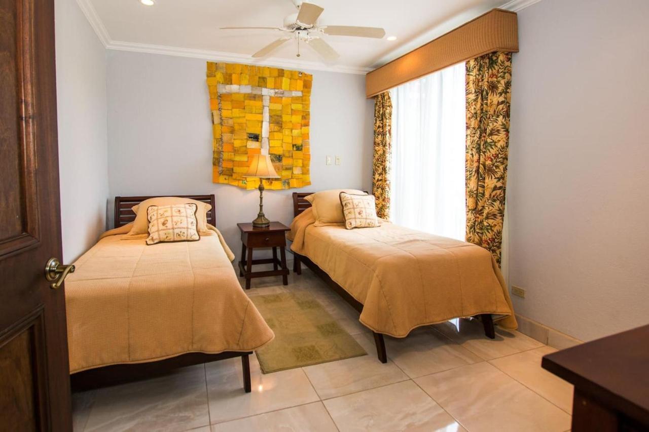 Exclusive Home On Golf Course At Reserva Conchal Is Stunning Inside And Out 普拉卡海尔 外观 照片